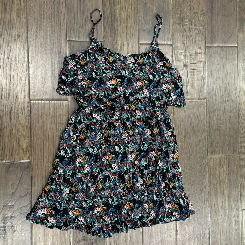 Divided Dress - Picture 7 of 11